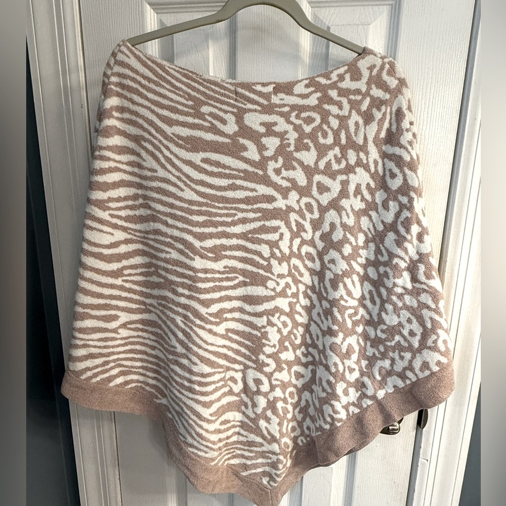 Barefoot Dreams poncho, One Size